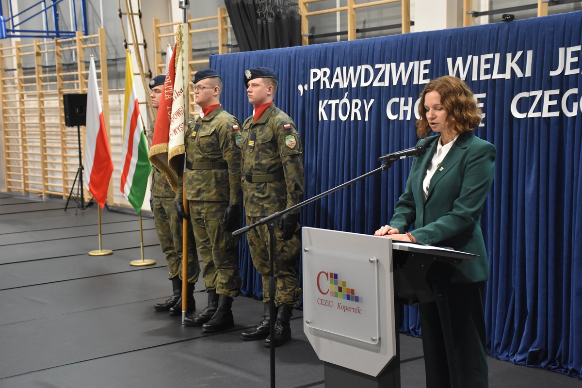 DSC_2077.JPG (340 KB)