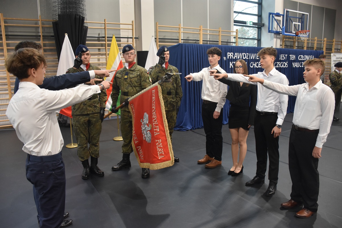 DSC_2144.JPG (317 KB)