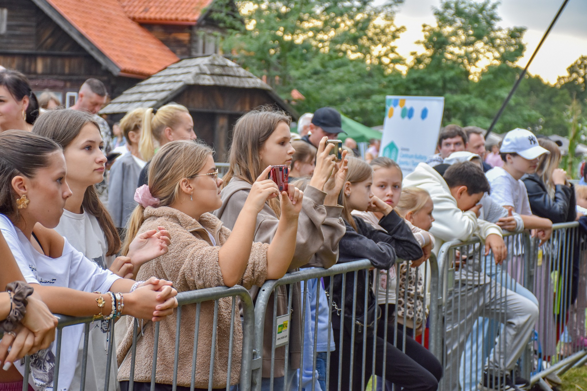 KONCERT (3).jpg (627 KB)