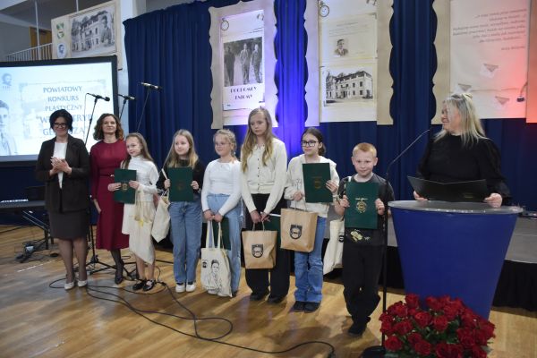 Ikona do artykułu: Powiatowy Konkurs Plastyczny „Włącz tryb geniusza” w 100. rocznicę matury Jerzego Różyckiego